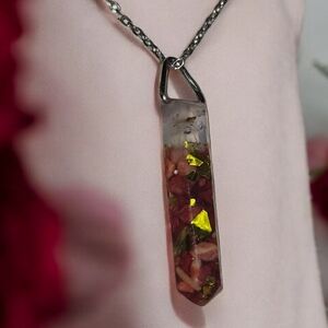 Colorful Resin Stone Chip Pendant Necklace with Silver Chain
